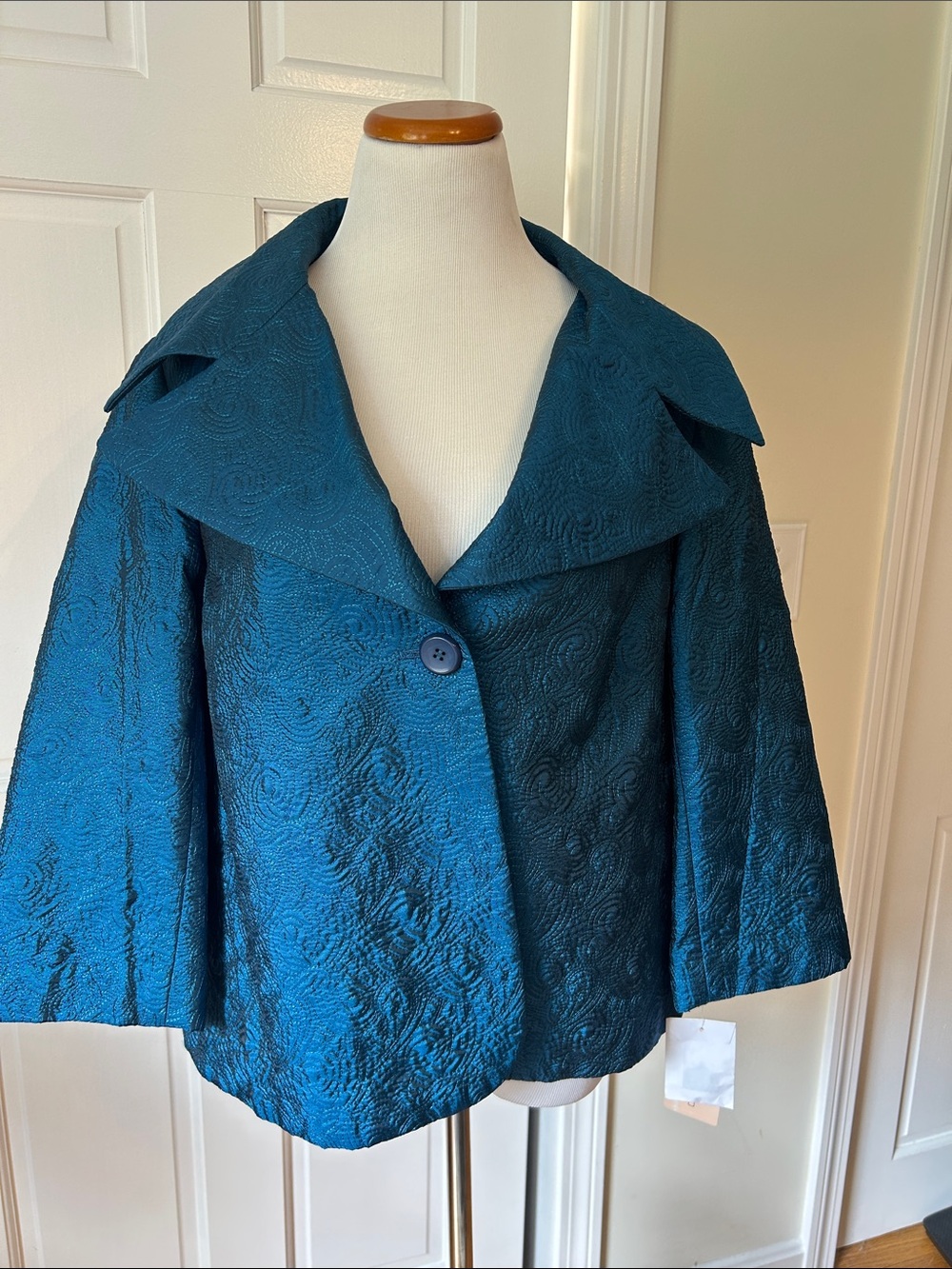 Bandolino dressy Teal Textured Short Cape Jacket/ blazer